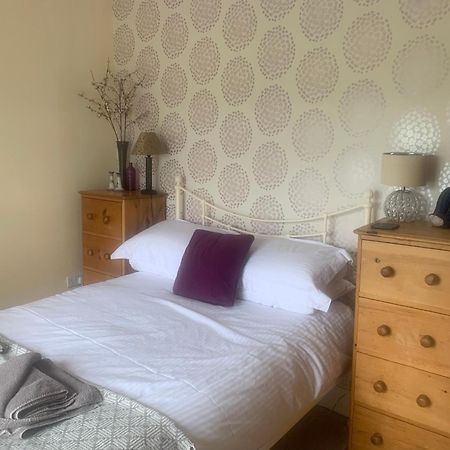 Mid-Wales Farmhouse, Swimming Pool, Tranquil Countryside Views, Sleeps 14 Meifod Екстер'єр фото