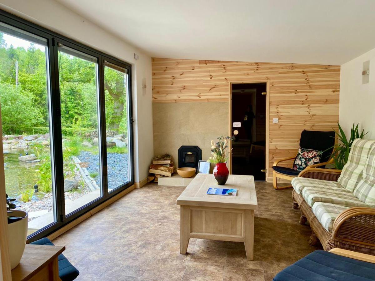 Mid-Wales Farmhouse, Swimming Pool, Tranquil Countryside Views, Sleeps 14 Meifod Екстер'єр фото