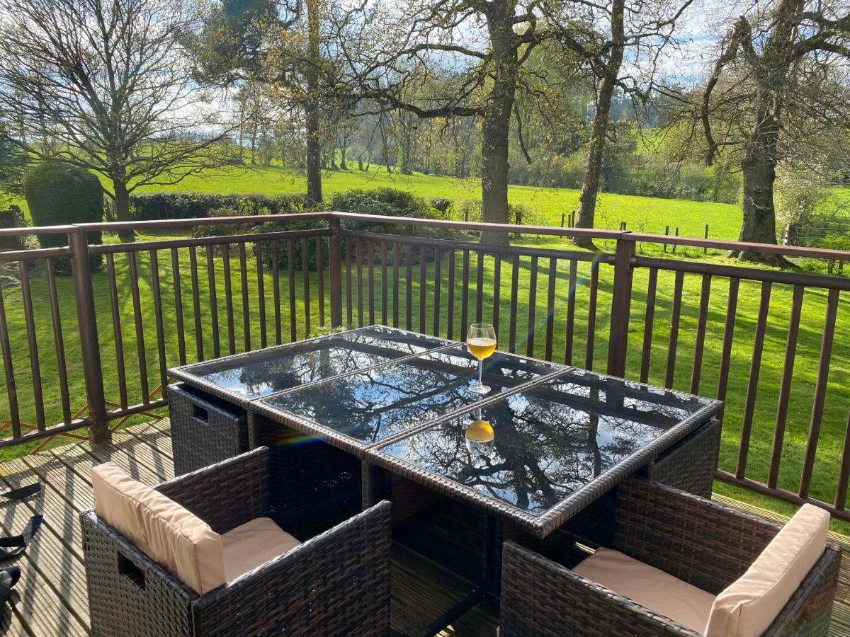 Mid-Wales Farmhouse, Swimming Pool, Tranquil Countryside Views, Sleeps 14 Meifod Екстер'єр фото