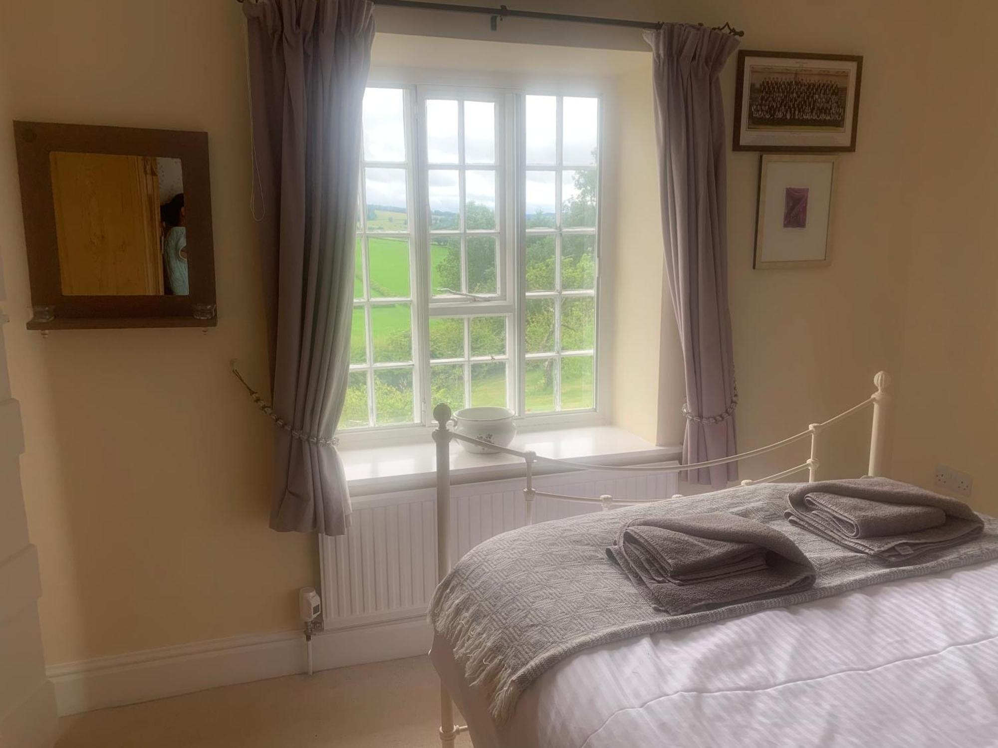 Mid-Wales Farmhouse, Swimming Pool, Tranquil Countryside Views, Sleeps 14 Meifod Екстер'єр фото